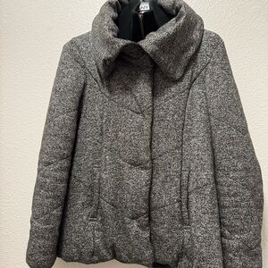 Vans Women's Black Quilted Puffer Jacket